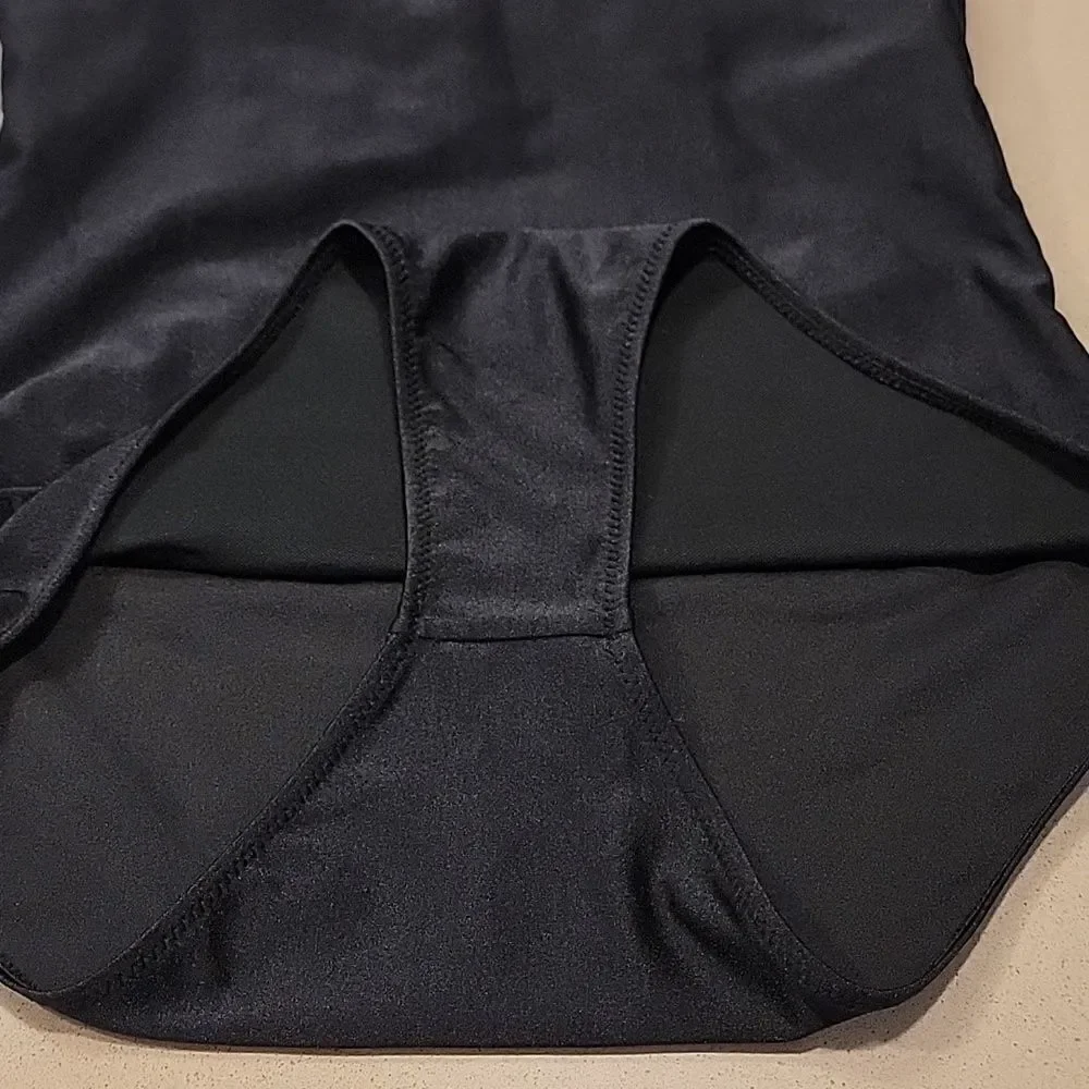 Ekouer Black V-neck Strappy Crossback One-piece Swimsuit